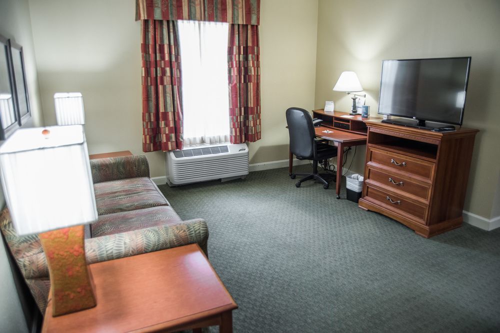 Holiday Inn Express Hotel & Suites Conover - Hickory Area By Ihg Exterior foto