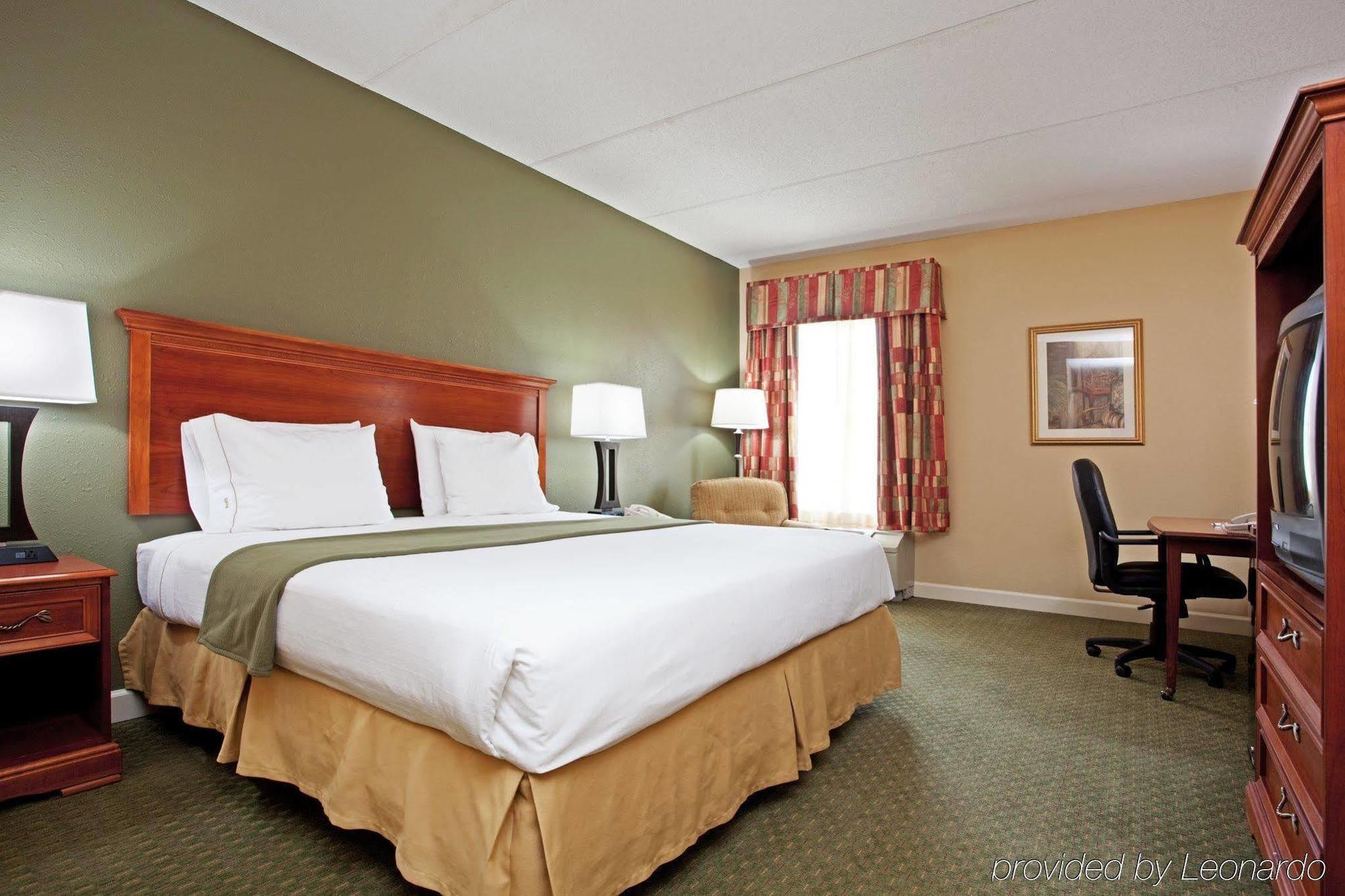 Holiday Inn Express Hotel & Suites Conover - Hickory Area By Ihg Habitación foto
