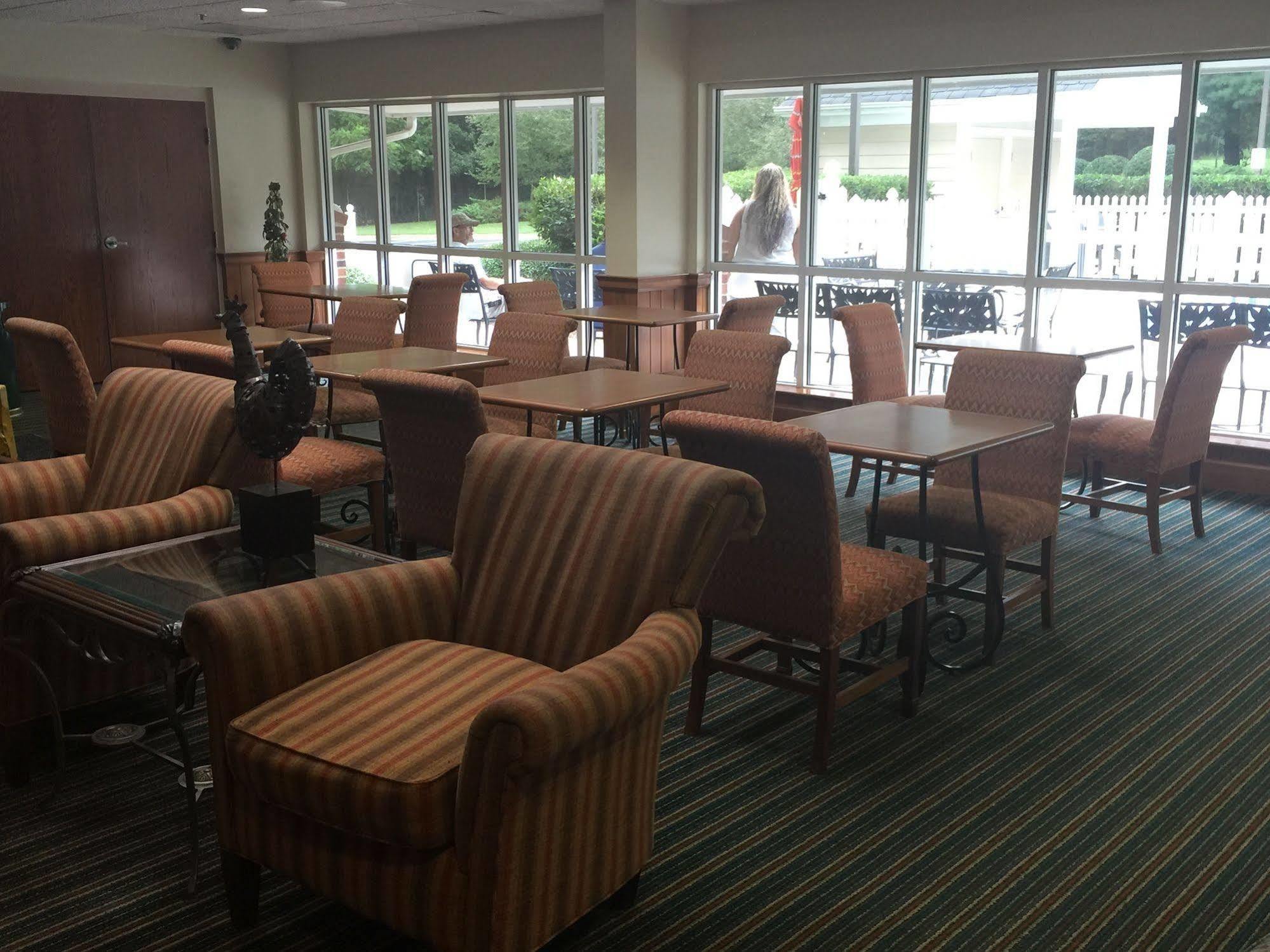 Holiday Inn Express Hotel & Suites Conover - Hickory Area By Ihg Exterior foto